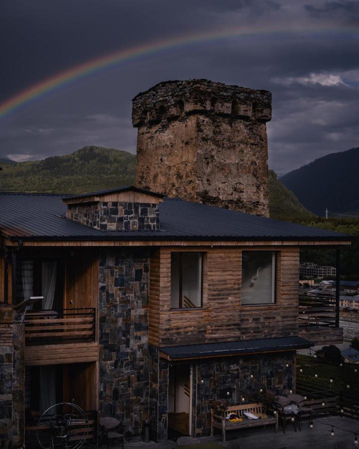 Hotel Old House Mestia Buitenkant foto